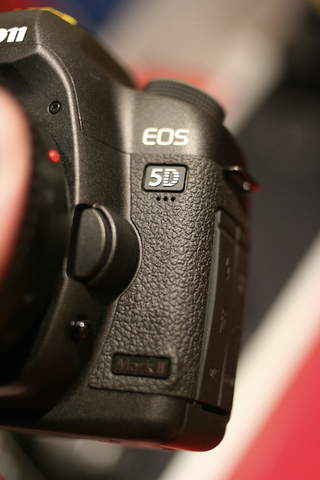 Illustration for article titled Hands-On: Canon EOS 5D Mark II